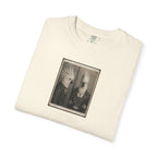 Vintage Cockatoo Mugshot Portrait T-Shirt — Retro Bird Mugshot Vintage Graphic Tee
