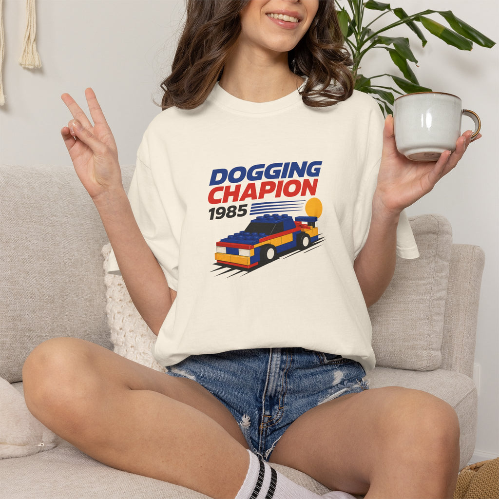 Dogging Champion 1985 - Retro Car Graphic T-Shirt