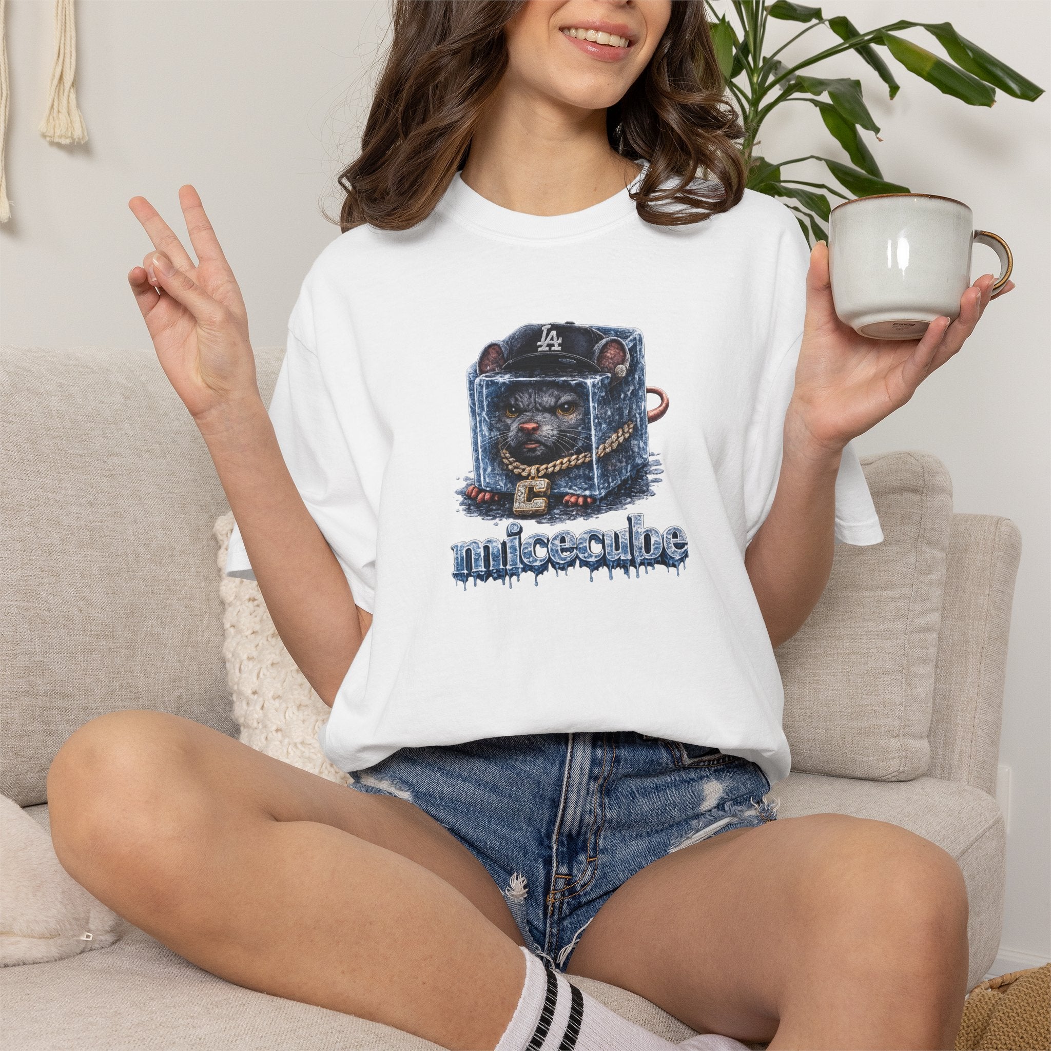 MICECUBE Rapper - Vintage Retro Design T-Shirt