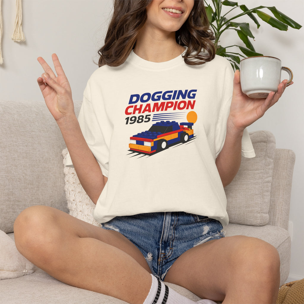 Dogging Champion 1985 - Retro Car Graphic T-Shirt